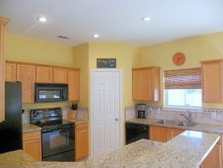 3rd image of 10130 Lakeview Dr