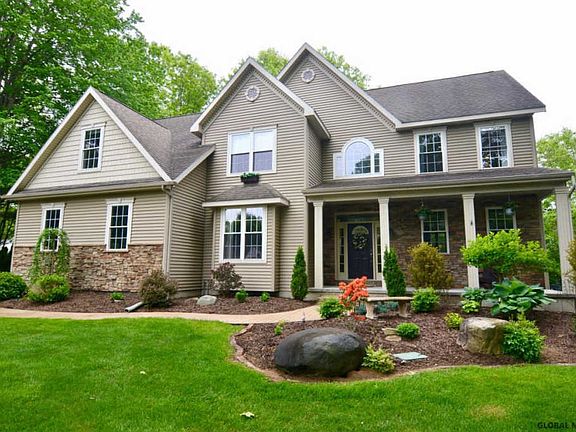 4th image of 19 Sweetbriar Dr
