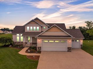 2353 Gallant Fox Way, Saint Johns, MI