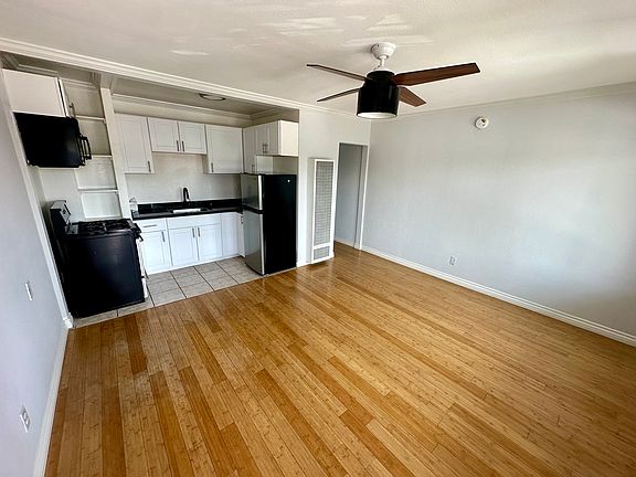 4th image of 10054 Culver Blvd