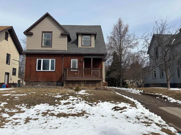 21 4th St, Proctor, MN 55810