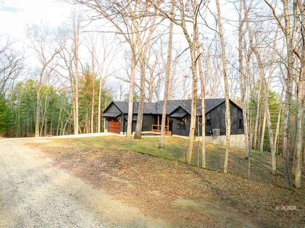 21650 Lake Rd, Glouster, OH 45732