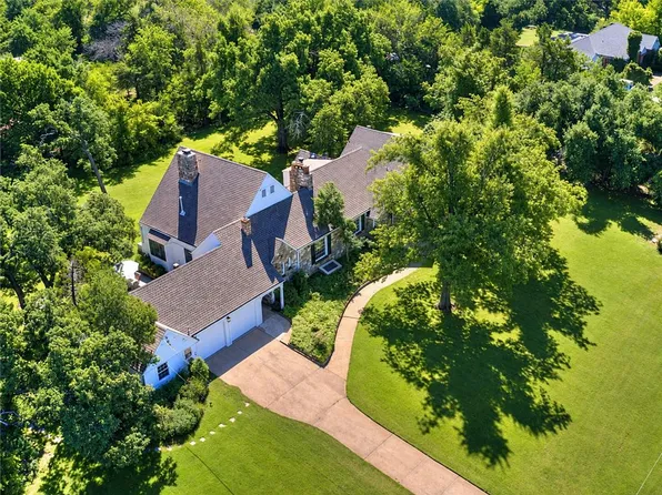 9 Oakwood Dr, Oklahoma City, OK 73121