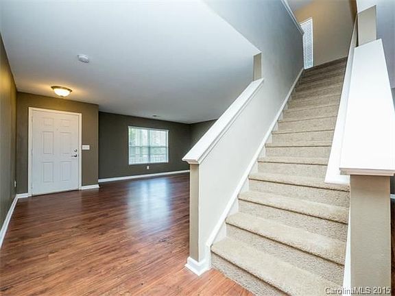 4th image of 3816 Larkhaven Village Dr
