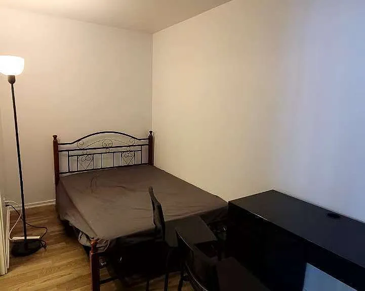 1 Bloor St E #3708 — Photo 8
