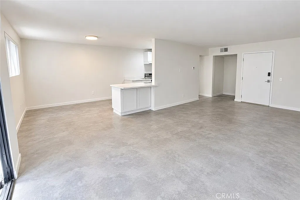 2 bed, 1203 sqft, $4,500 — Photo 2