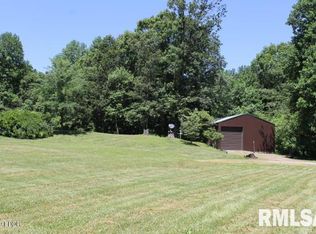 379 Sleepy Hollow Ln, Marion, IL 62959