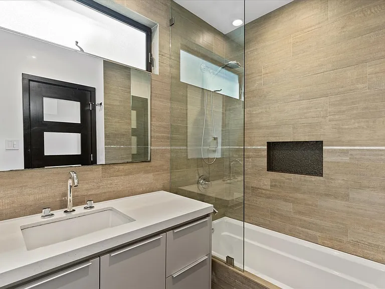 15221 Valley Vista Blvd — Photo 13