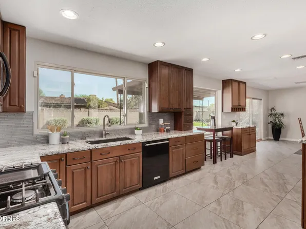 2070 E MANHATTON Drive, Tempe, AZ 85282