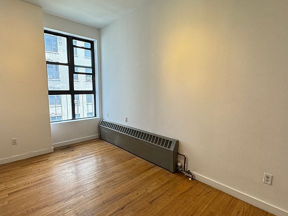 4th image of 256 W 108th St #6DD