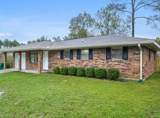 910 Hemlock Rd, Gulfport, MS 39503