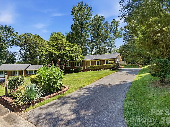 2nd image of 4200 Cerise Dr
