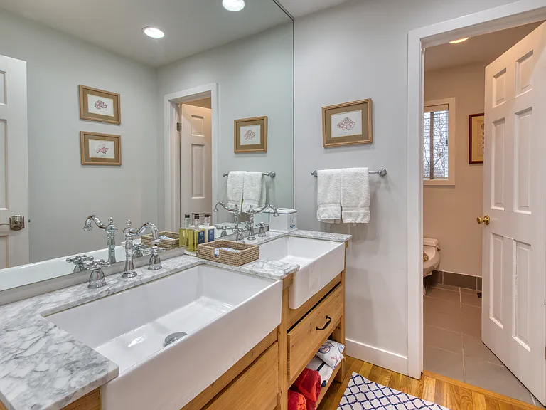 24 Seaside Ave — Photo 17