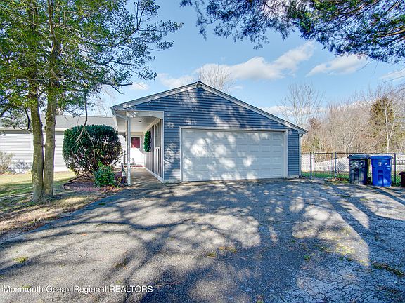 2nd image of 1105 Parkview Lane