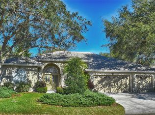 4913 Old Creek Dr, Sarasota, FL 34233