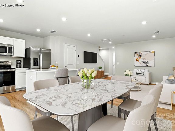 5th image of 1525 39th Avenue Loop NE #4