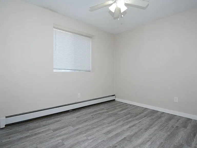 2725 Pleasant Ave — Photo 10