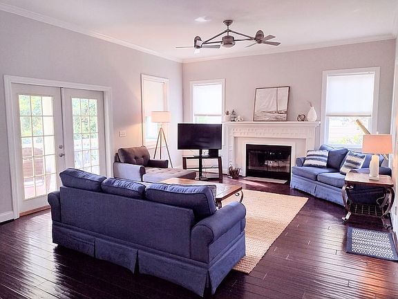2nd image of 4024 Bridle Trail Dr