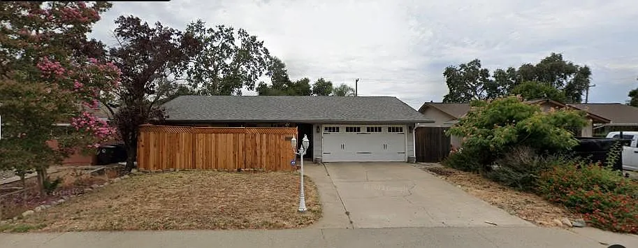 10735 Ambassador Dr photo 1