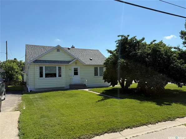 401 2nd AVENUE E, Shellbrook, SK S0J 2E0