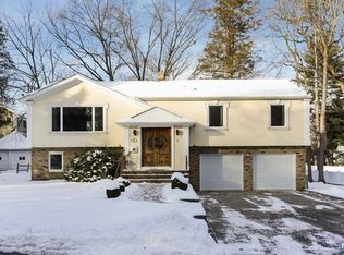 85 Mezzine Dr, Cresskill, NJ 07626