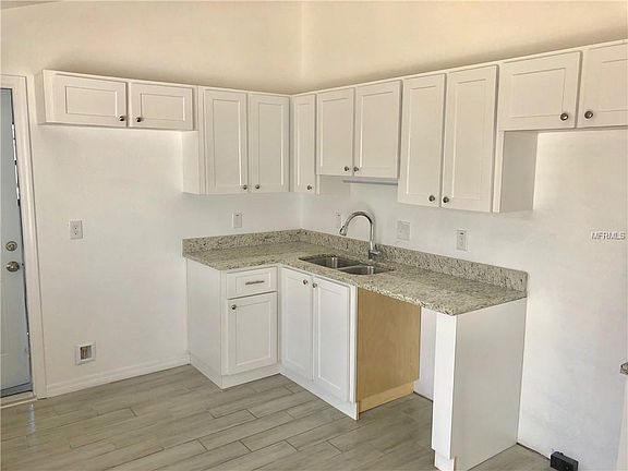 4th image of 9508 Putney Hill Ct