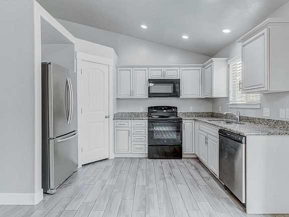 5th image of 3787 N Tumwater Ln E
