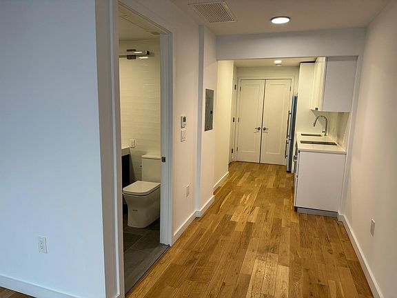 5th image of 48 Allen St #5C