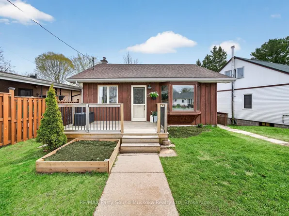 23 Highland Cres, Parry Sound, ON P2A 1N7