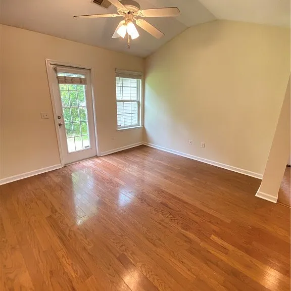 30 Twin Oaks Pl — Photo 6