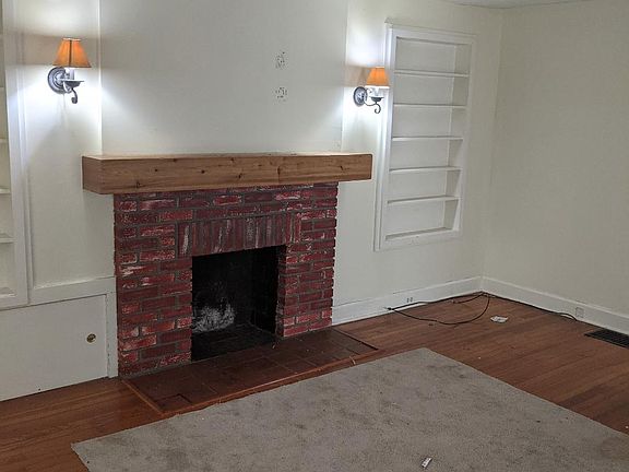 5th image of 401 E 266th St