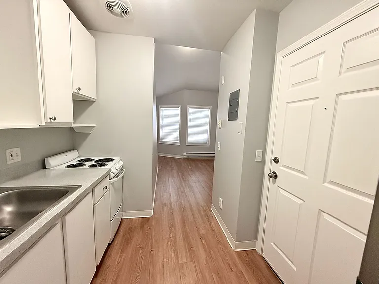 Ludlow Apartments — Photo 40