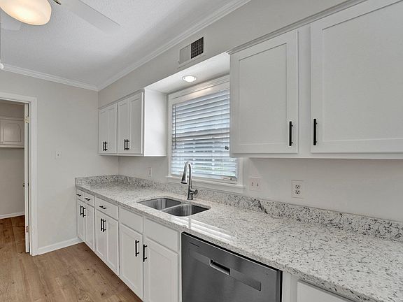 4th image of 6840 Stornaway Dr