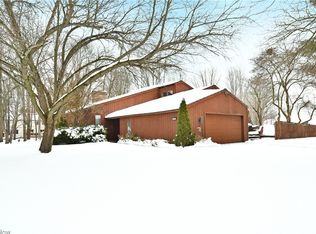 4650 Logan Gate Rd, Youngstown, OH 44505