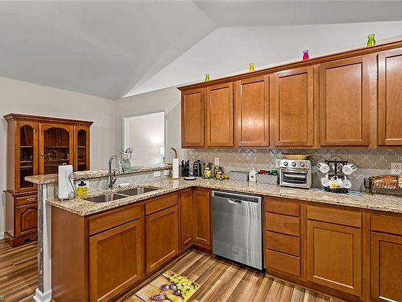 3rd image of 114 Kanah Ct