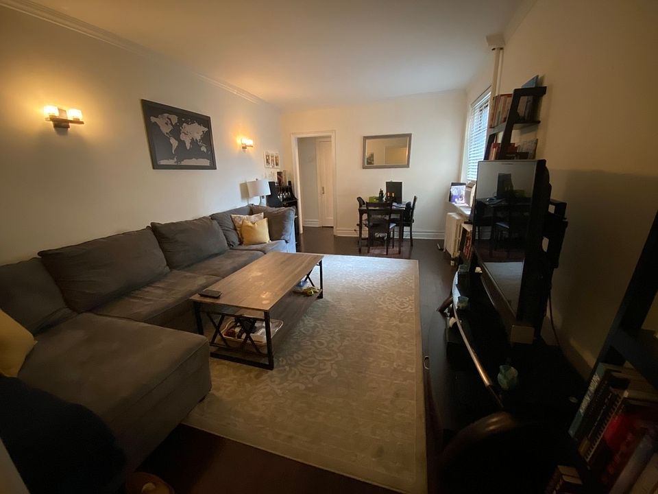 2nd image of 3121 29th St #10