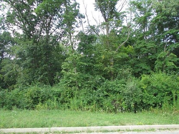 2nd image of 103 Woodlands Pointe