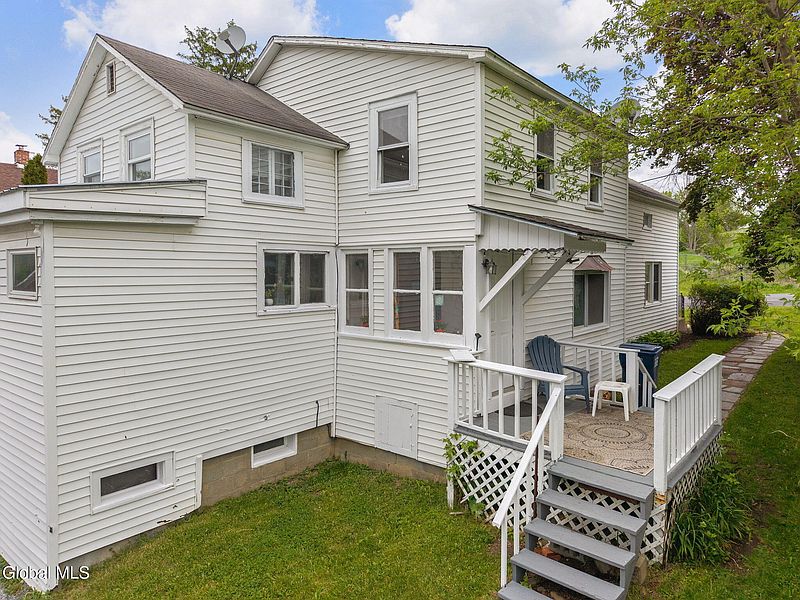 4th image of 2521 W Fulton Road