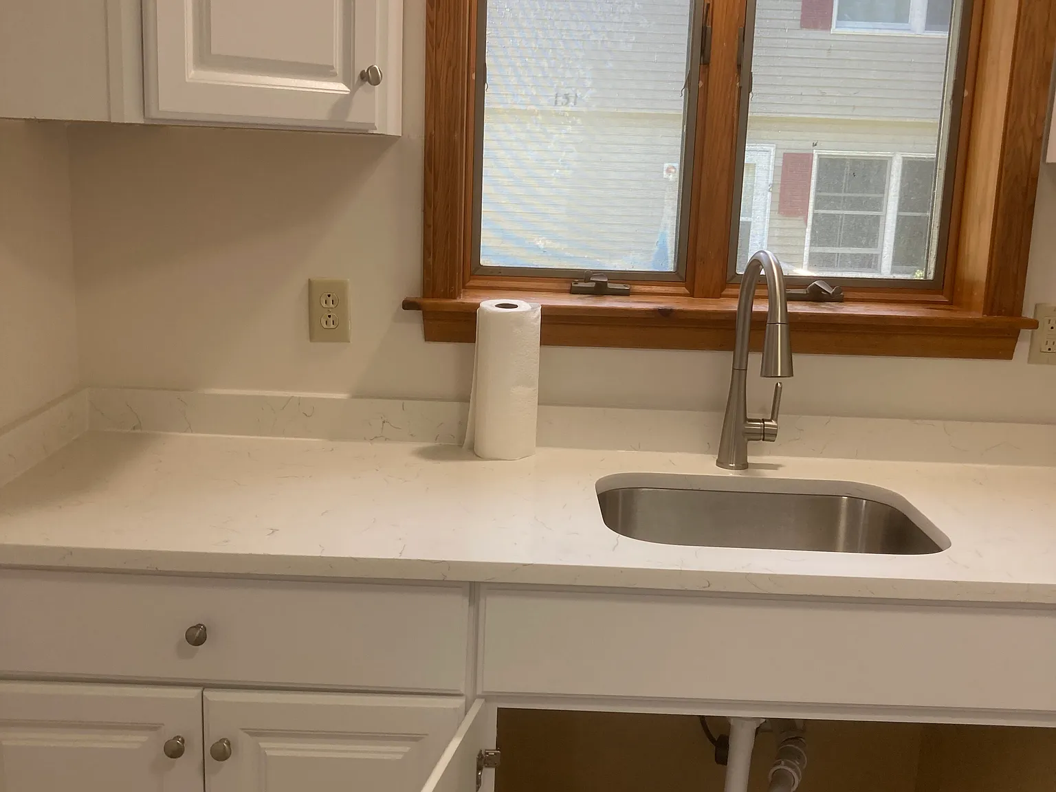 2 bed, 1.5 bath, 1300 sqft, $2,250 — Photo 3