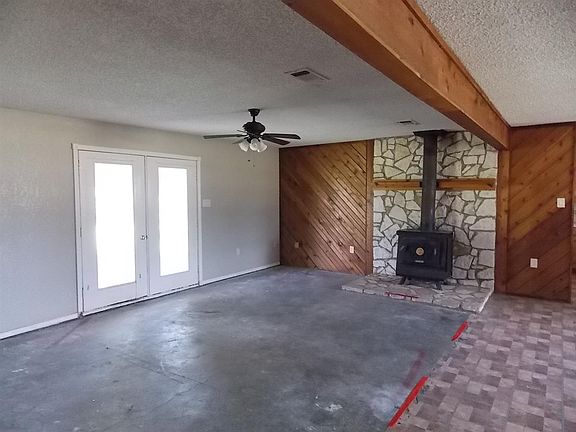 2nd image of 440 Valley Dr