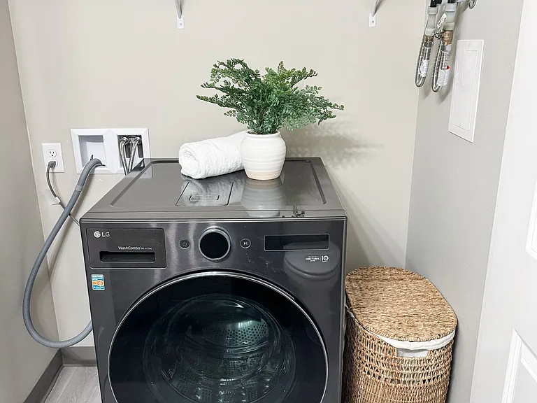 Swan Grove Apartments — Photo 6