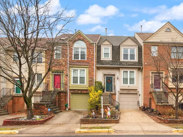 46883 Trumpet Cir, Sterling, VA 20164