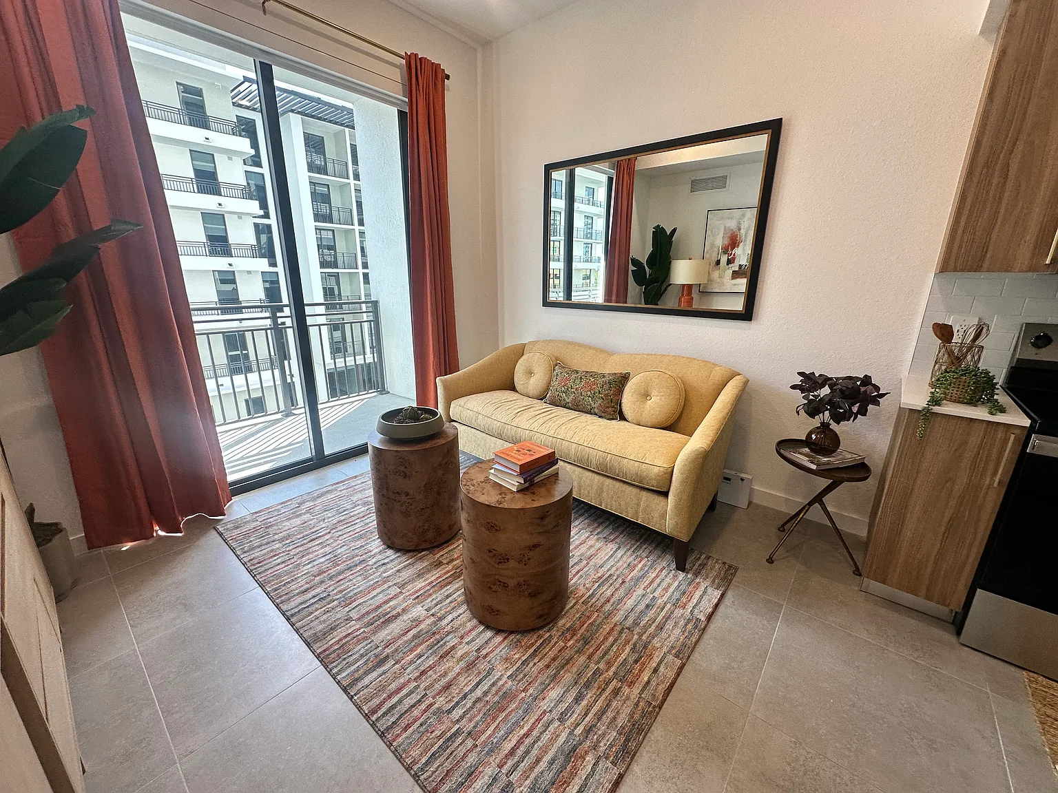 1 bed, 530 sqft, $1,949 — Photo 3