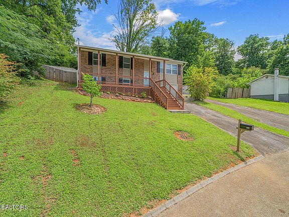 5th image of 4612 Skyview Dr