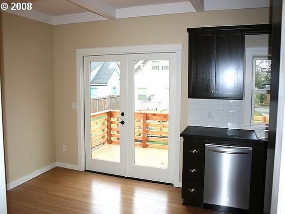Eating area in kitchen