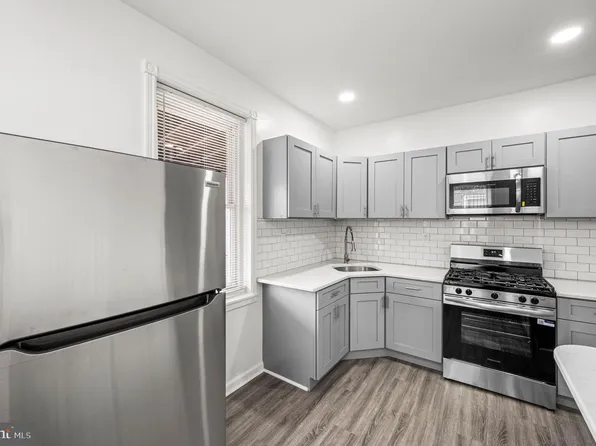 6629 Hegerman St, Philadelphia, PA 19135