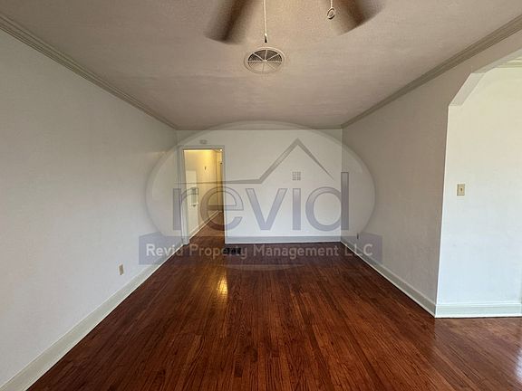 4th image of 623 E Pkwy S #623