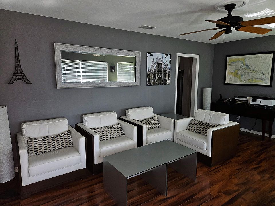 1st image of 2027 Beach Dr SE #1