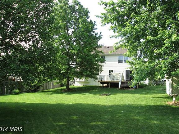 2nd image of 106 Montgomery Cir
