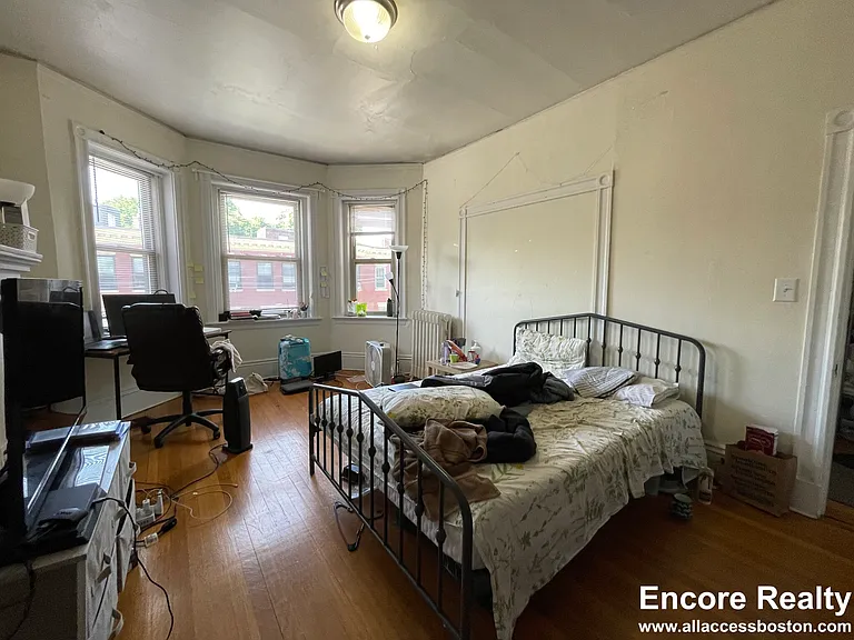11 Park St #6 — Photo 7